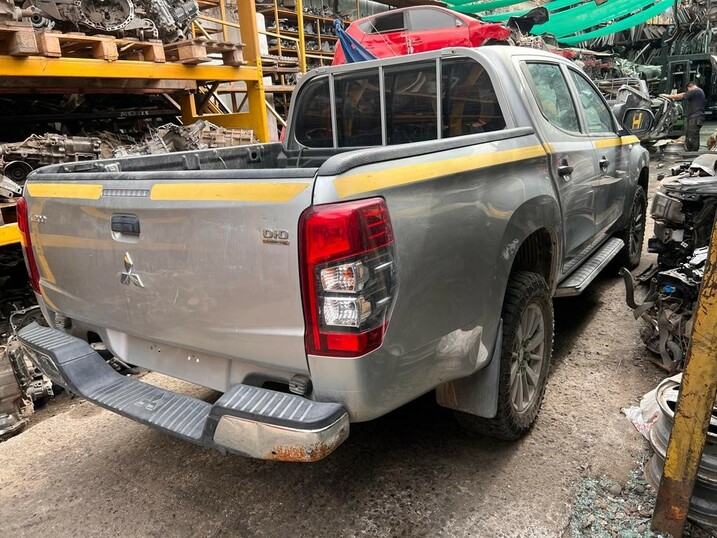  Mitsubishi L200 2019    EN DESARME